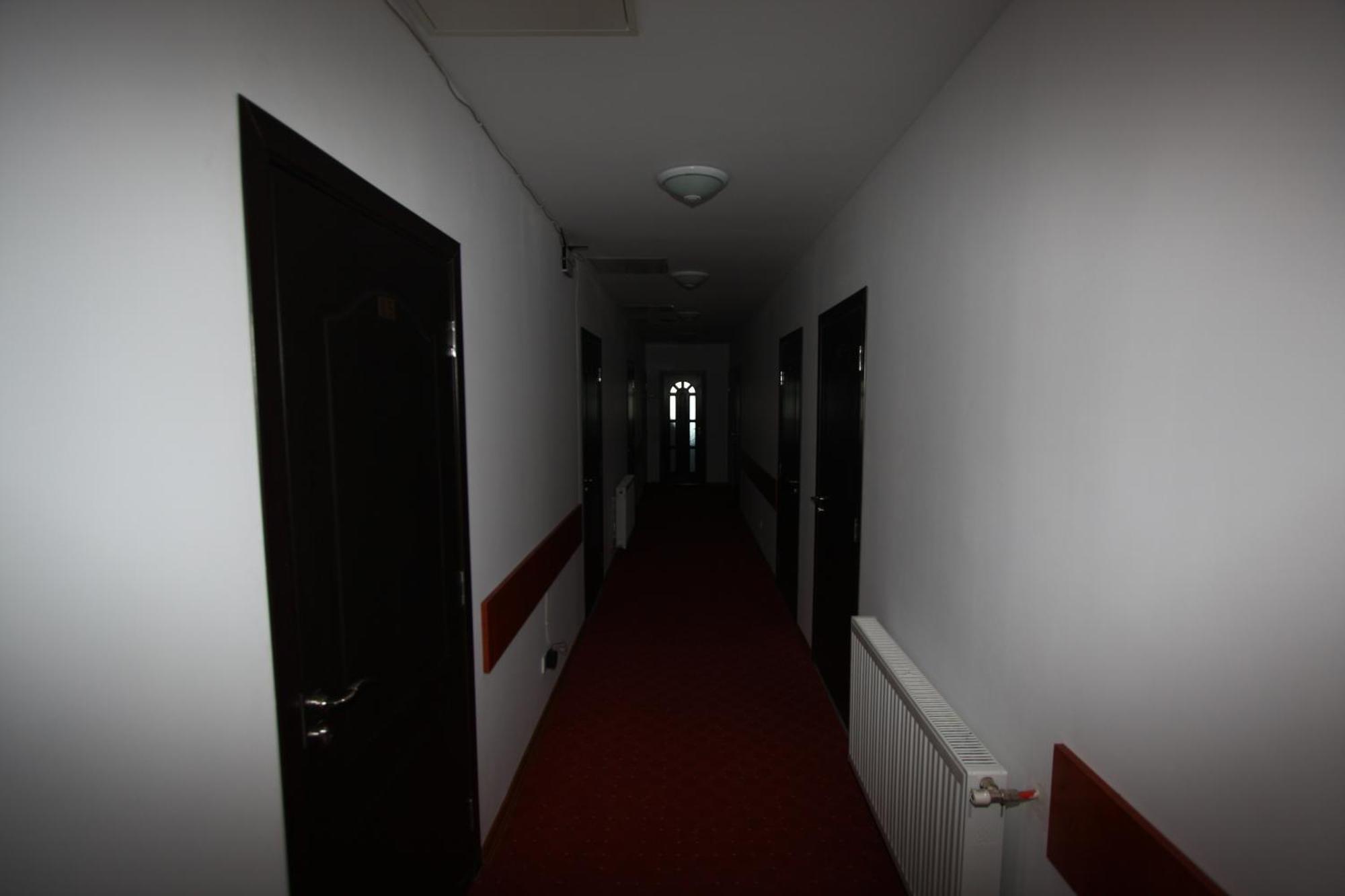 Hotel Basarab Букурещ Екстериор снимка