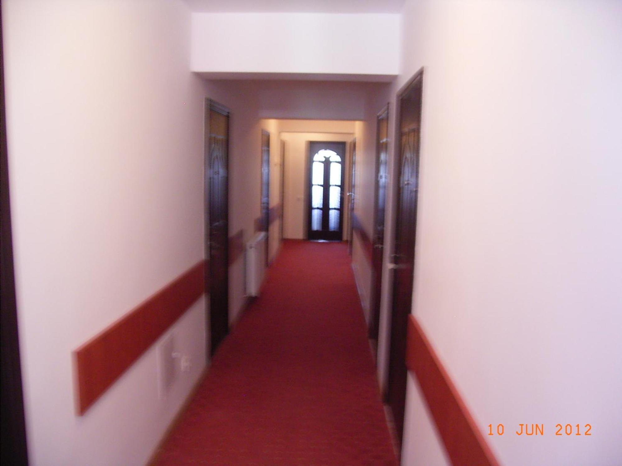 Hotel Basarab Букурещ Екстериор снимка