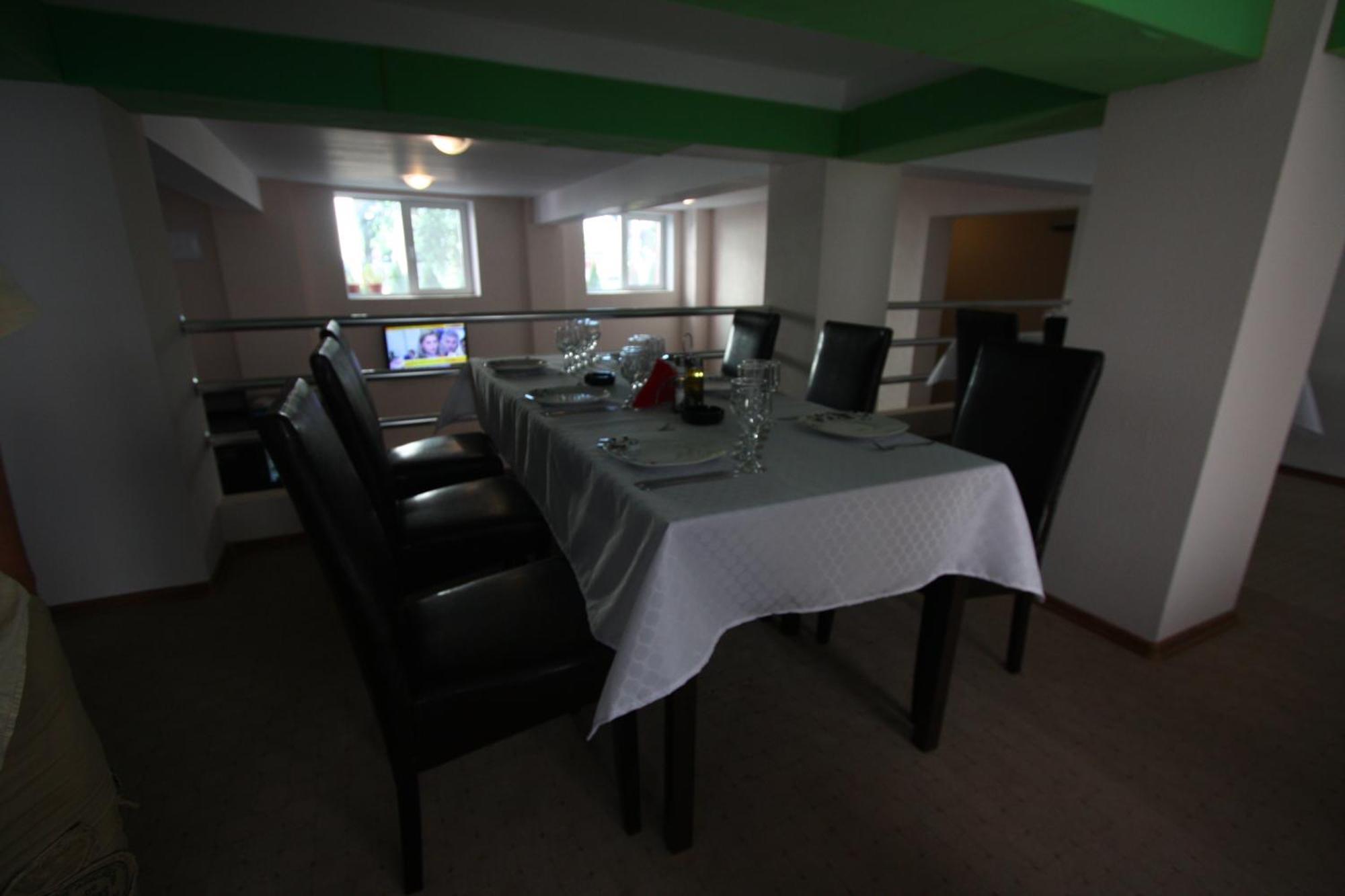 Hotel Basarab Букурещ Екстериор снимка