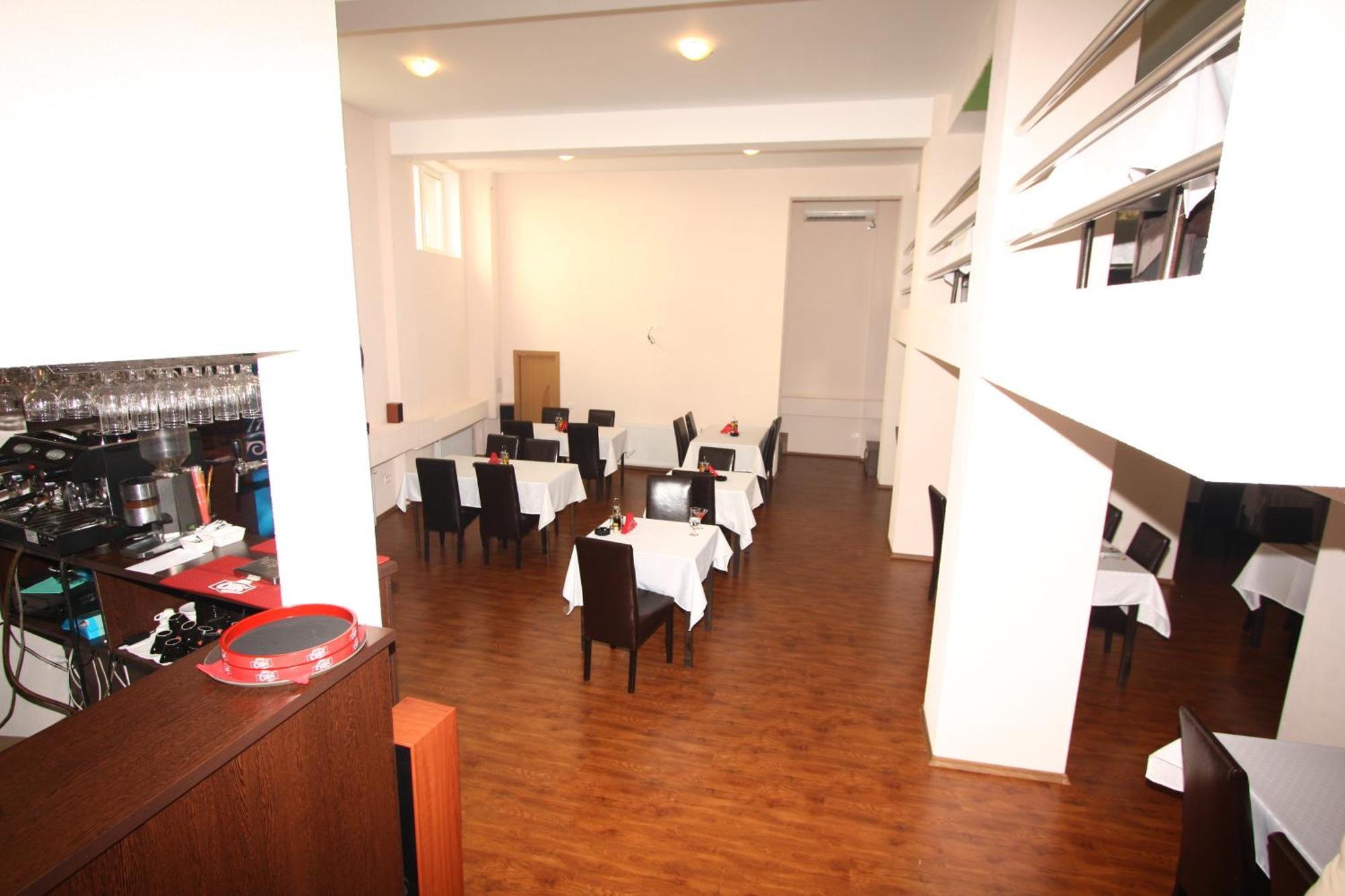 Hotel Basarab Букурещ Екстериор снимка