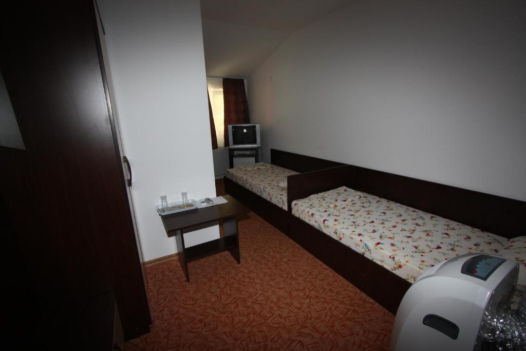 Hotel Basarab Букурещ Стая снимка
